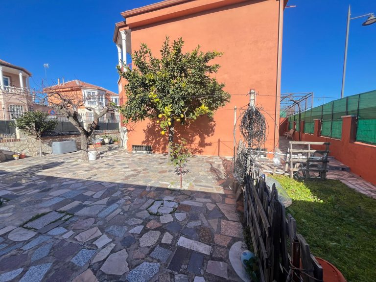 CHALET EN VENTA EN PARLA – ZONA LA ERMITA — Casalia Inmobiliaria, Parla (foto 2 de 60)