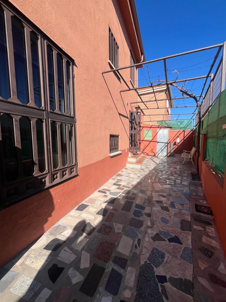 CHALET EN VENTA EN PARLA – ZONA LA ERMITA — Casalia Inmobiliaria, Parla (foto 58 de 60)