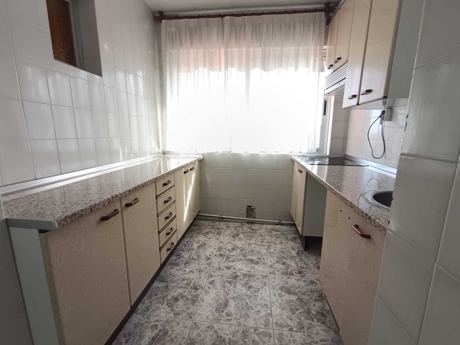 PISO EN VENTA EN PARLA – ZONA REYES CATÓLICOS — Casalia Inmobiliaria, Parla (foto 11 de 24)