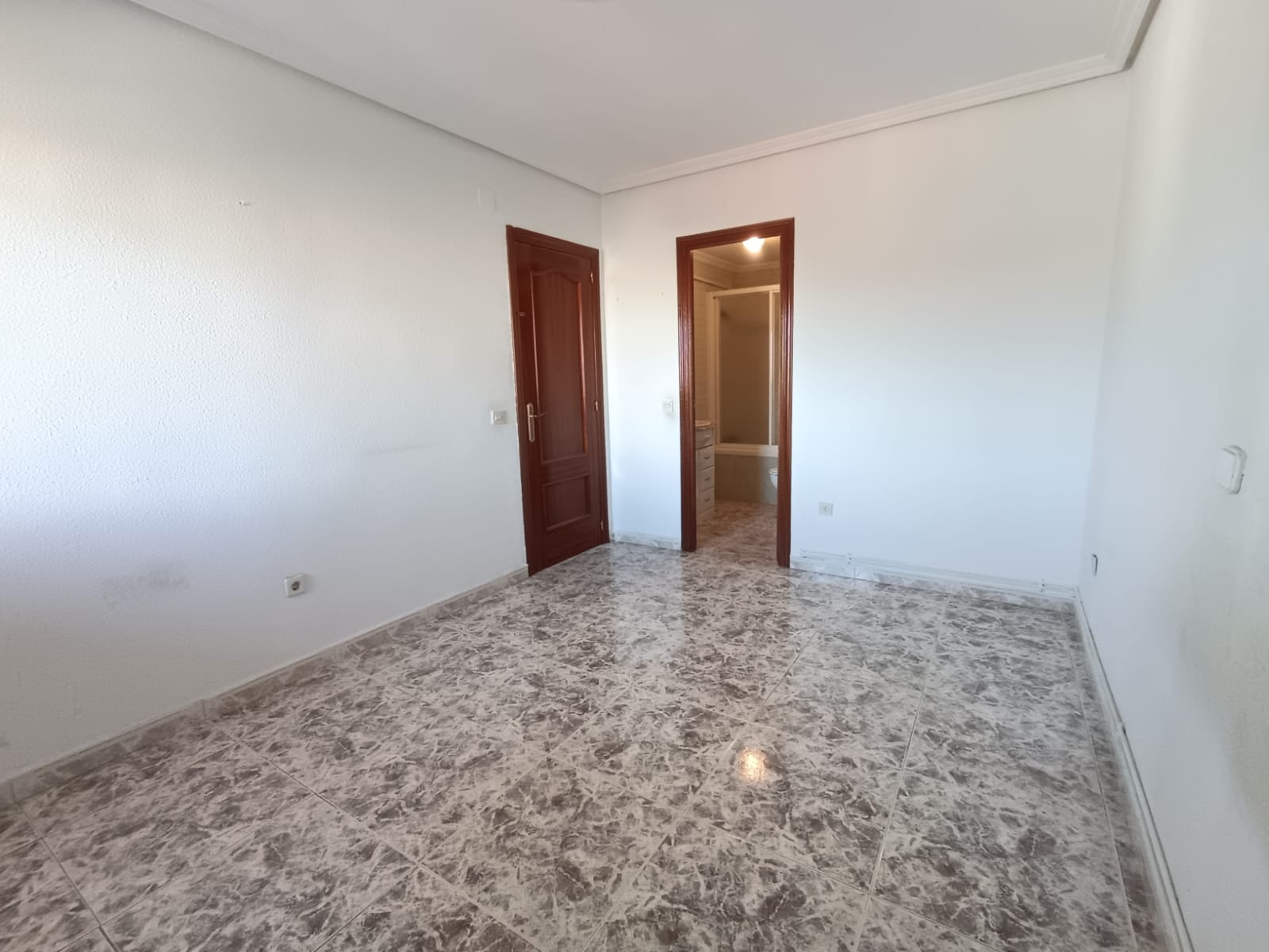 PISO EN VENTA EN PARLA – ZONA REYES CATÓLICOS — Casalia Inmobiliaria, Parla (foto 12 de 24)