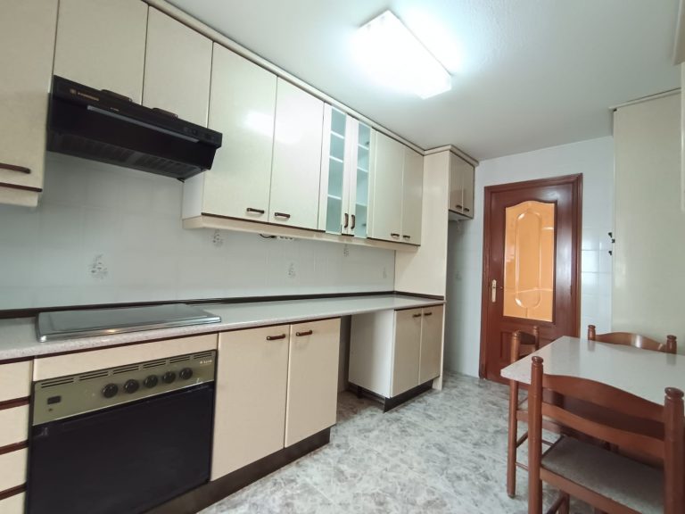 PISO EN VENTA EN PARLA – ZONA REYES CATÓLICOS — Casalia Inmobiliaria, Parla (foto 7 de 24)