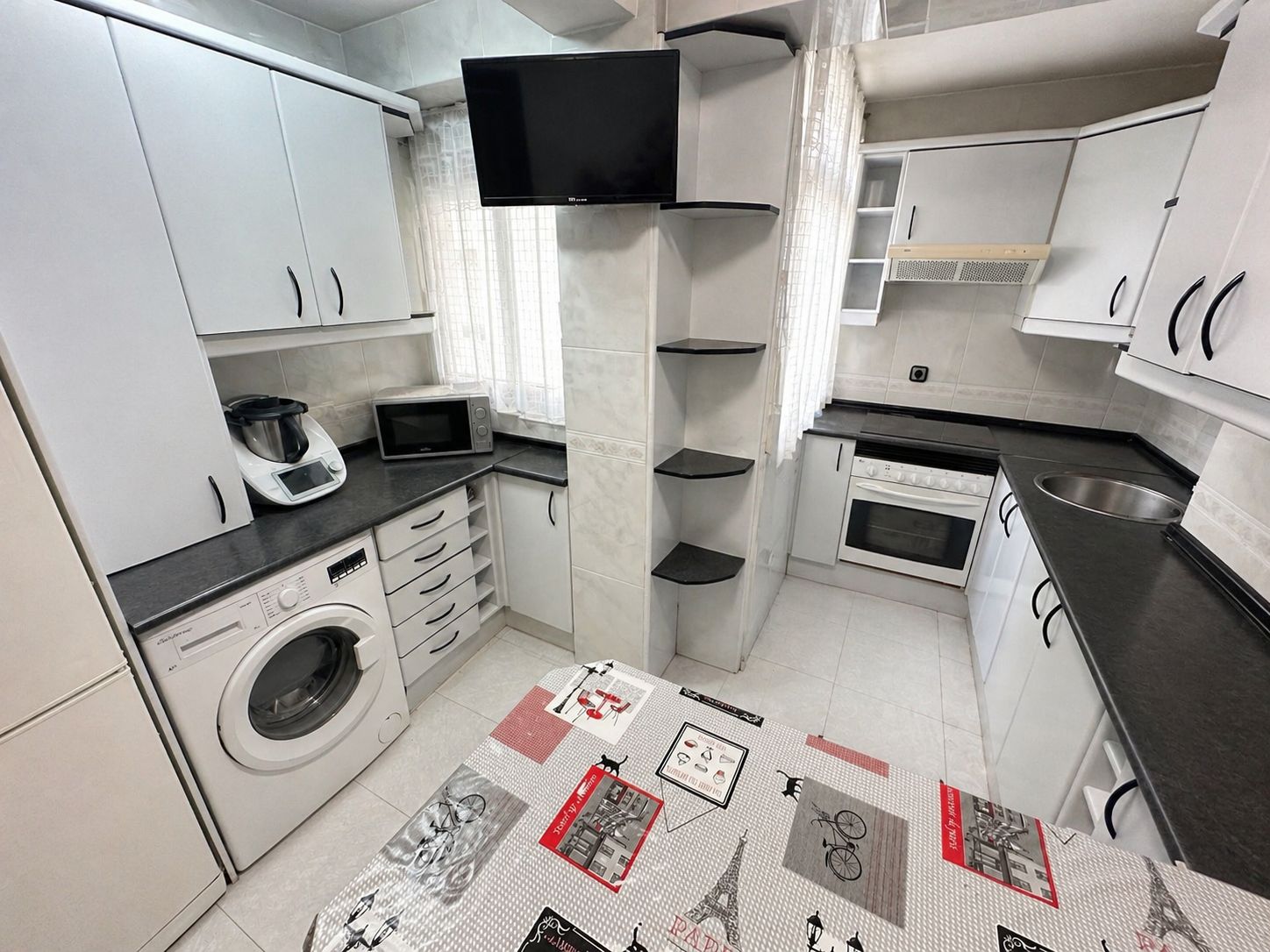 PISO EN VENTA EN PARLA – ZONA FUENTEBELLA — Casalia Inmobiliaria, Parla (foto 5 de 19)