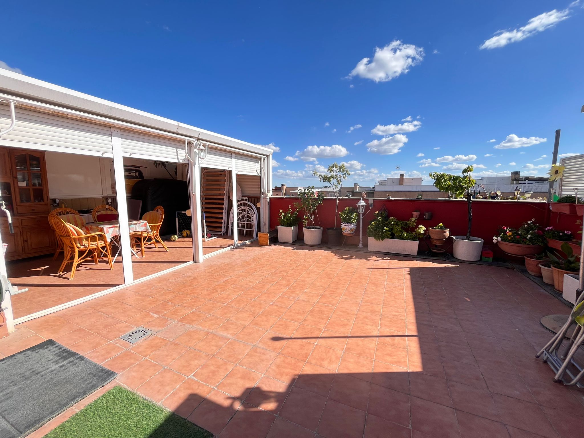 ÁTICO DÚPLEX SEMINUEVO EN URBANIZACIÓN PRIVADA EN VENTA EN PARLA – ZONA EL NIDO — Casalia Inmobiliaria, Parla (foto 1 de 38)