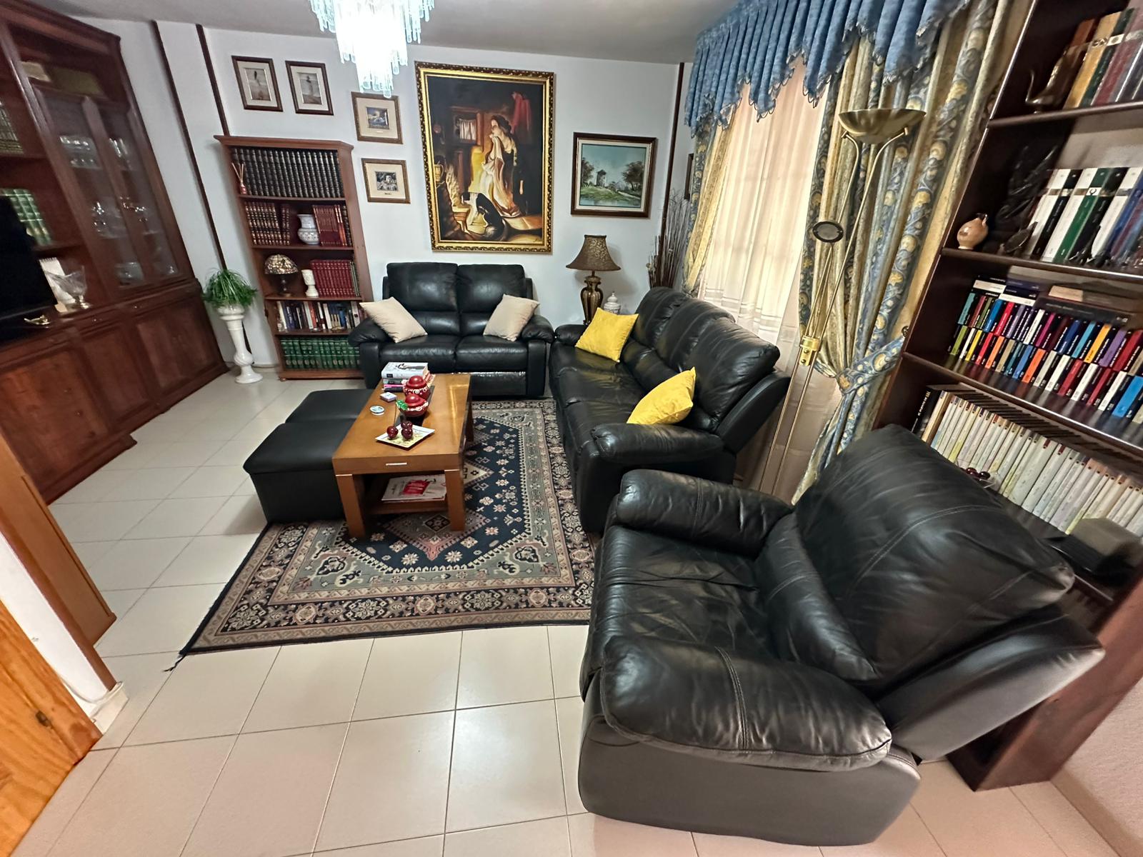 CHALET ADOSADO EN VENTA EN PARLA – ZONA LAS AMÉRICAS — Casalia Inmobiliaria, Parla (foto 10 de 47)