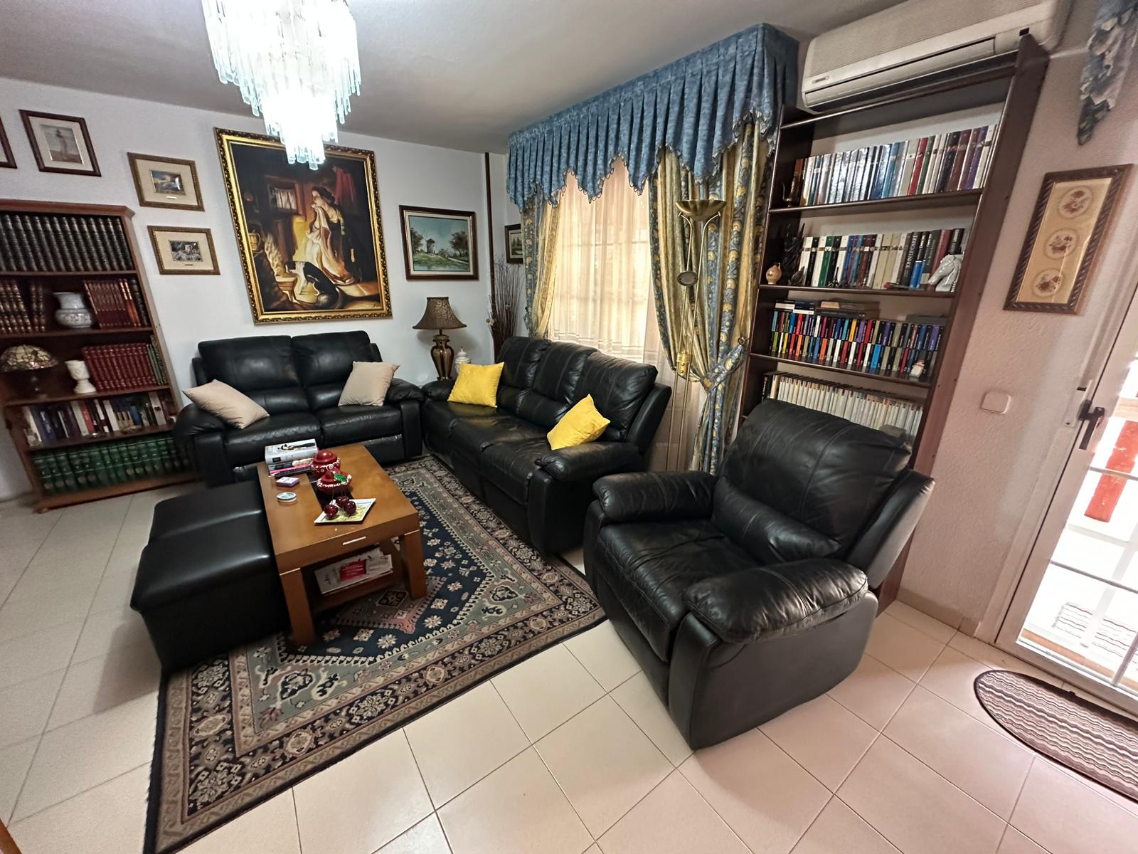 CHALET ADOSADO EN VENTA EN PARLA – ZONA LAS AMÉRICAS — Casalia Inmobiliaria, Parla (foto 12 de 47)