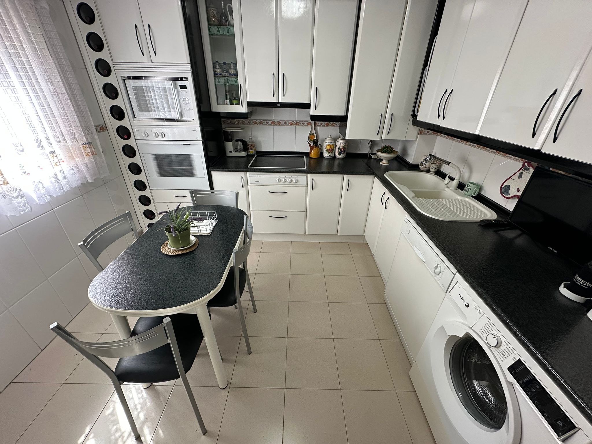CHALET ADOSADO EN VENTA EN PARLA – ZONA LAS AMÉRICAS — Casalia Inmobiliaria, Parla (foto 15 de 47)