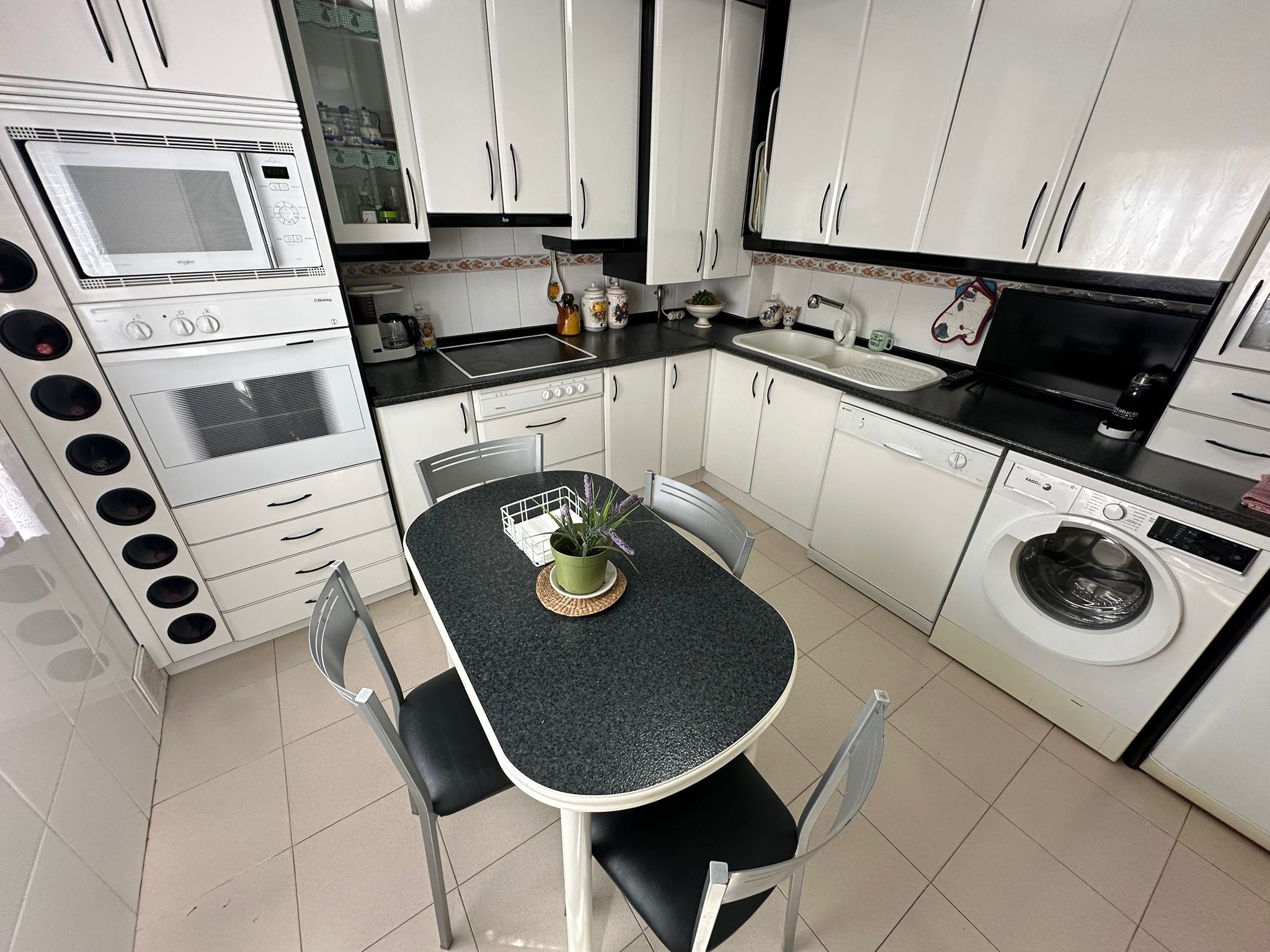 CHALET ADOSADO EN VENTA EN PARLA – ZONA LAS AMÉRICAS — Casalia Inmobiliaria, Parla (foto 16 de 47)