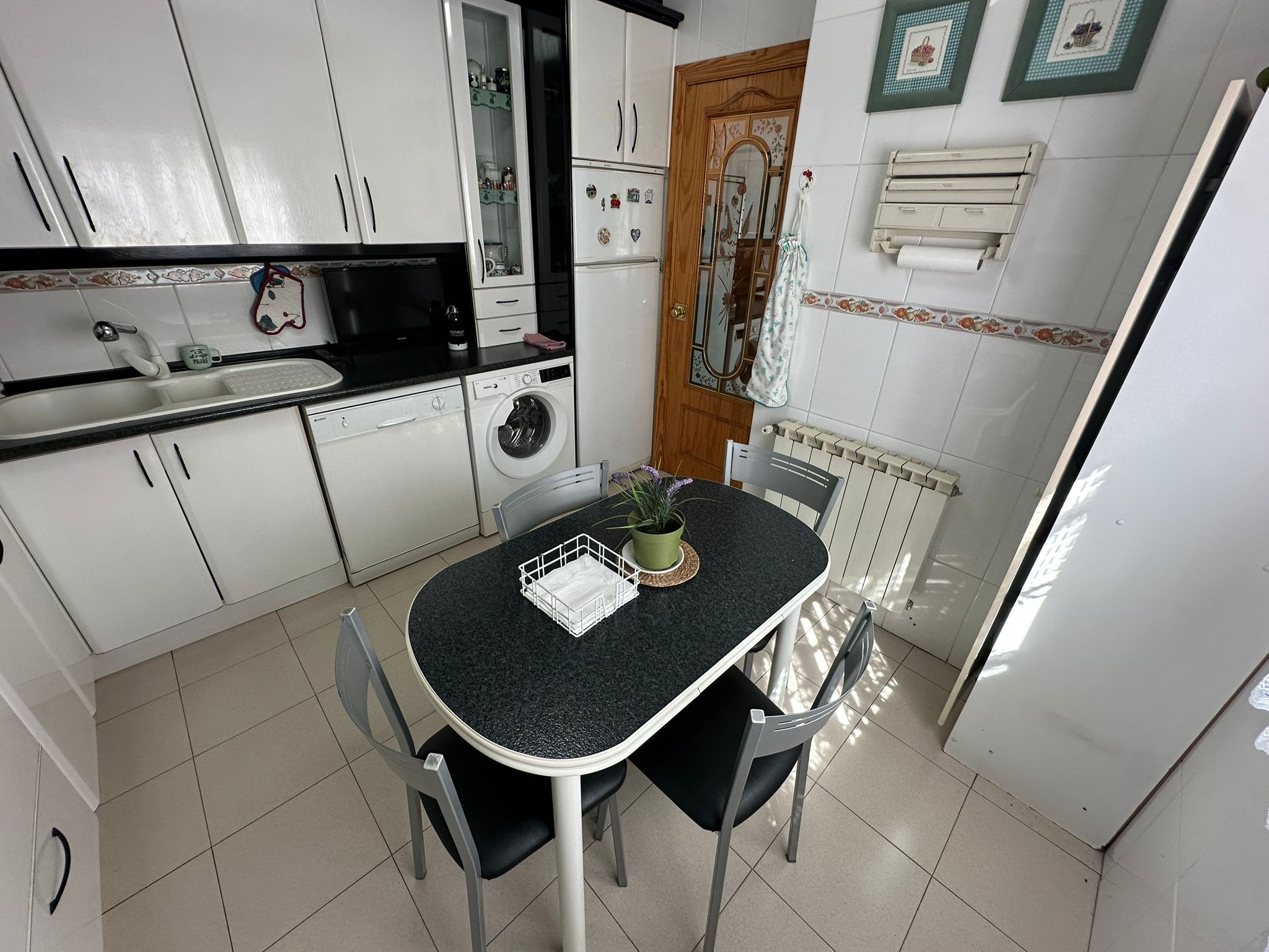 CHALET ADOSADO EN VENTA EN PARLA – ZONA LAS AMÉRICAS — Casalia Inmobiliaria, Parla (foto 17 de 47)