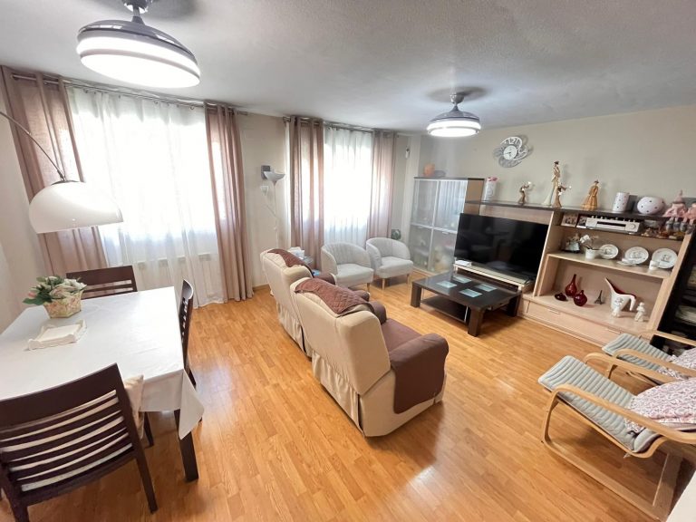 ÁTICO DÚPLEX SEMINUEVO EN URBANIZACIÓN PRIVADA EN VENTA EN PARLA – ZONA EL NIDO — Casalia Inmobiliaria, Parla (foto 17 de 38)