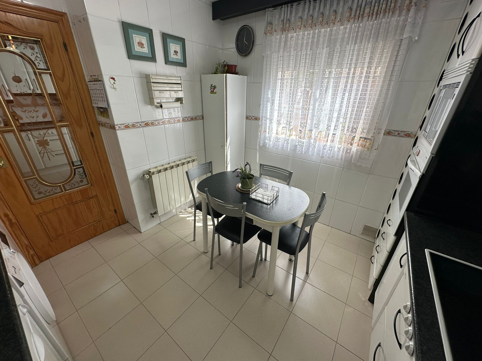 CHALET ADOSADO EN VENTA EN PARLA – ZONA LAS AMÉRICAS — Casalia Inmobiliaria, Parla (foto 18 de 47)