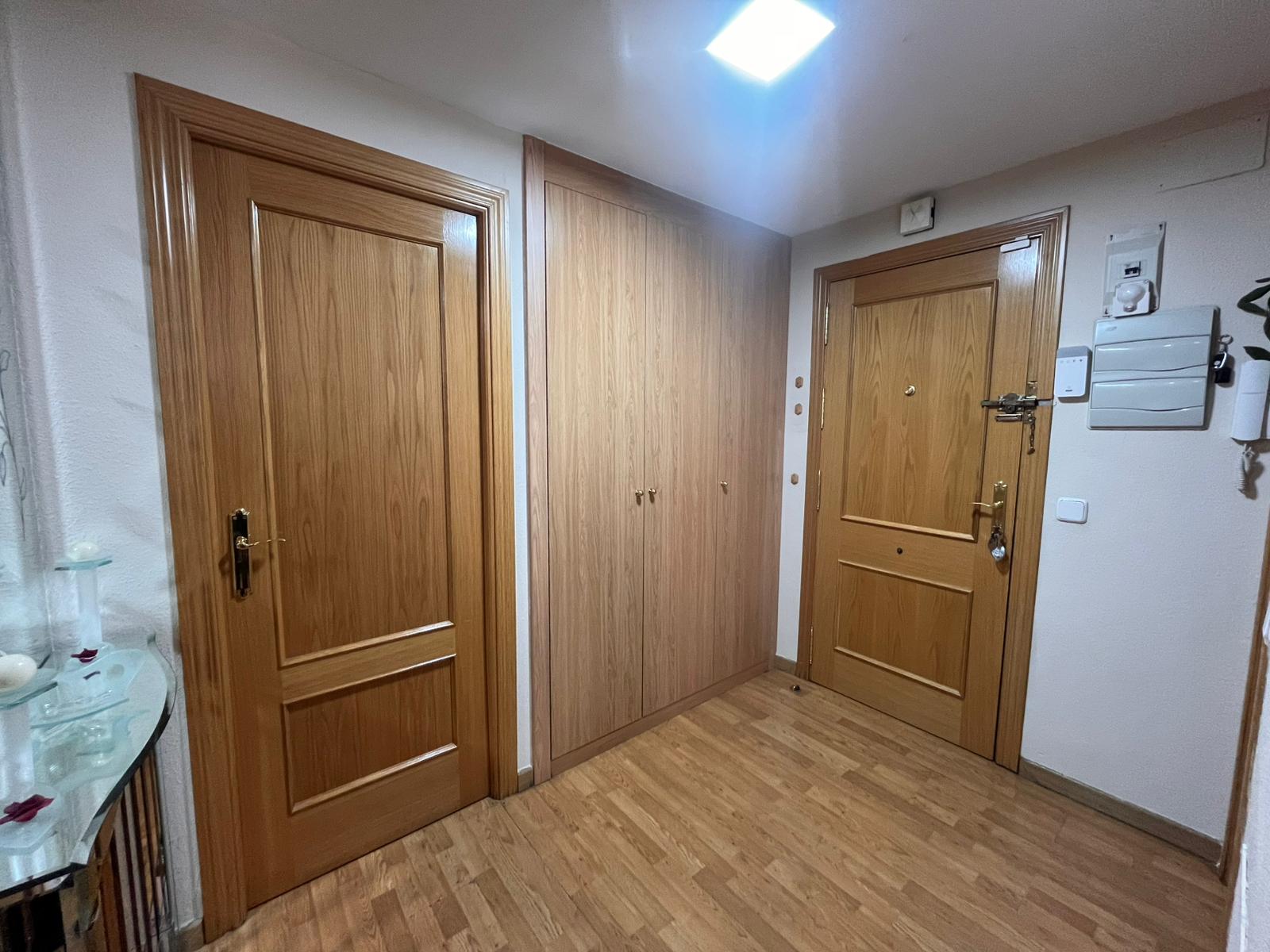 ÁTICO DÚPLEX SEMINUEVO EN URBANIZACIÓN PRIVADA EN VENTA EN PARLA – ZONA EL NIDO — Casalia Inmobiliaria, Parla (foto 20 de 38)