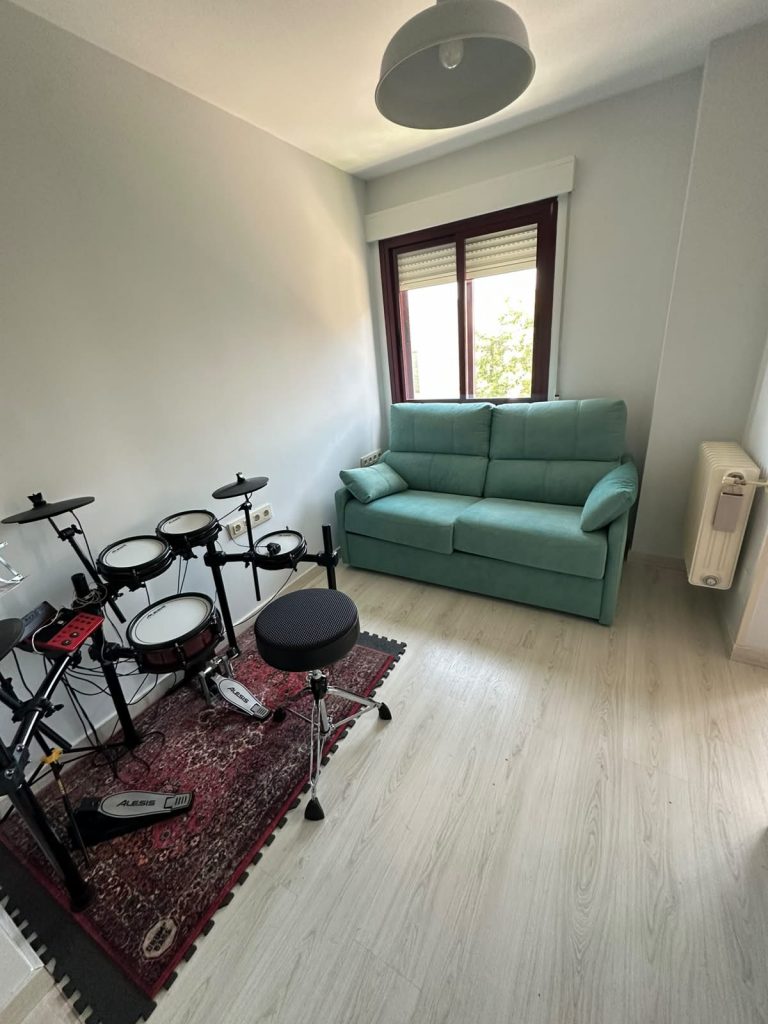 PISO SEMINUEVO VENTA EN PARLA EN LA URBANIZACIÓN ATENAS CON GARAJE-ZONA LAS LAGUNAS — Casalia Inmobiliaria, Parla (foto 32 de 35)