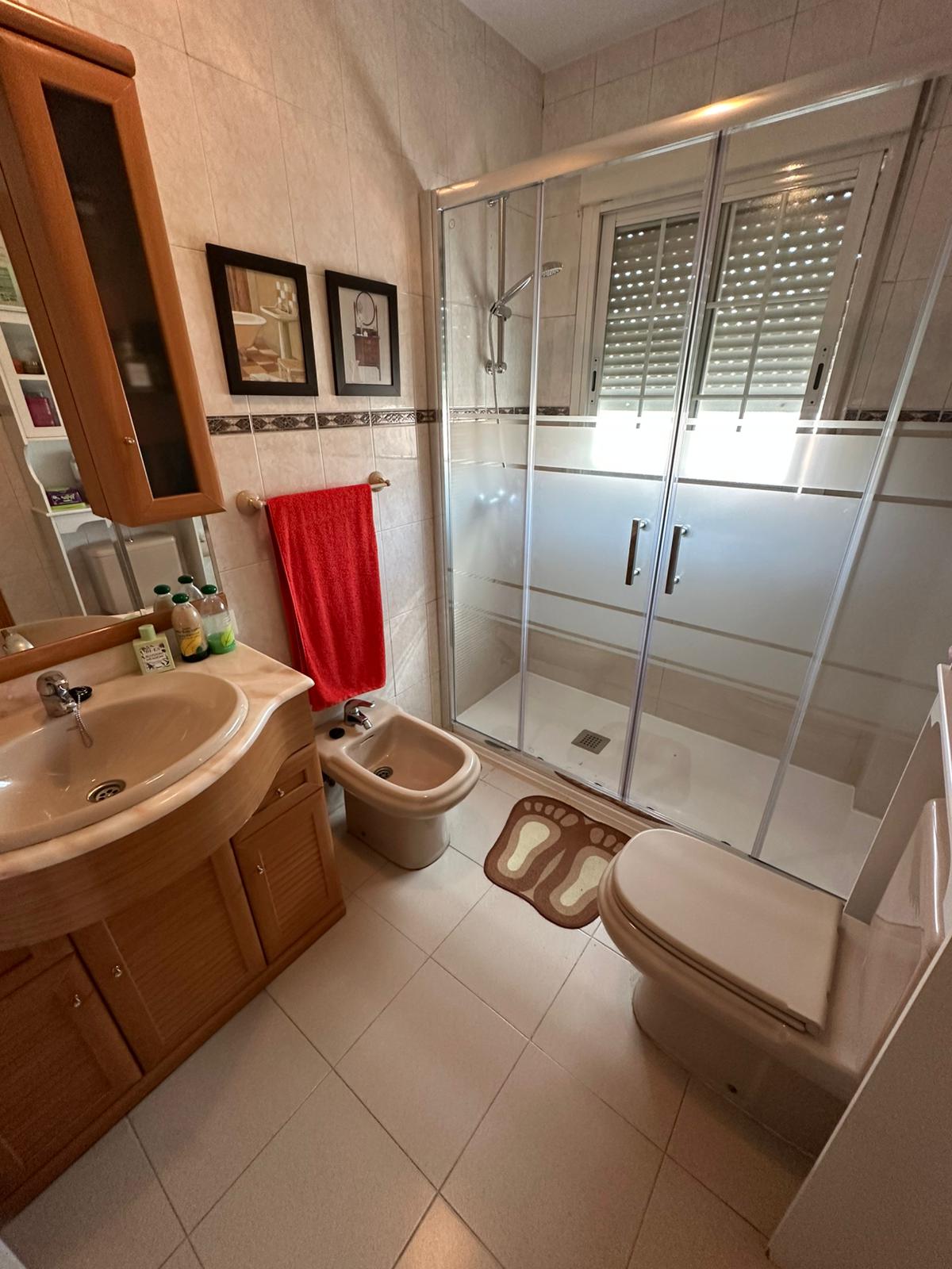 CHALET ADOSADO EN VENTA EN PARLA – ZONA LAS AMÉRICAS — Casalia Inmobiliaria, Parla (foto 28 de 47)