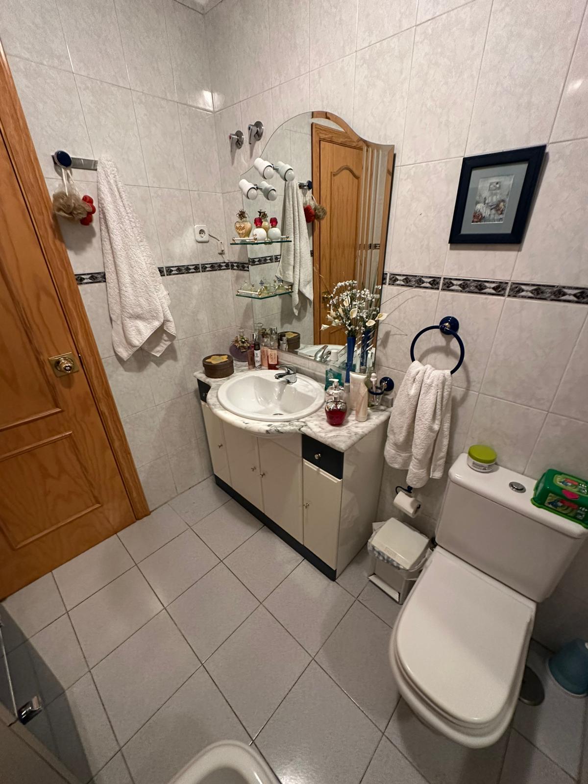 CHALET ADOSADO EN VENTA EN PARLA – ZONA LAS AMÉRICAS — Casalia Inmobiliaria, Parla (foto 35 de 47)