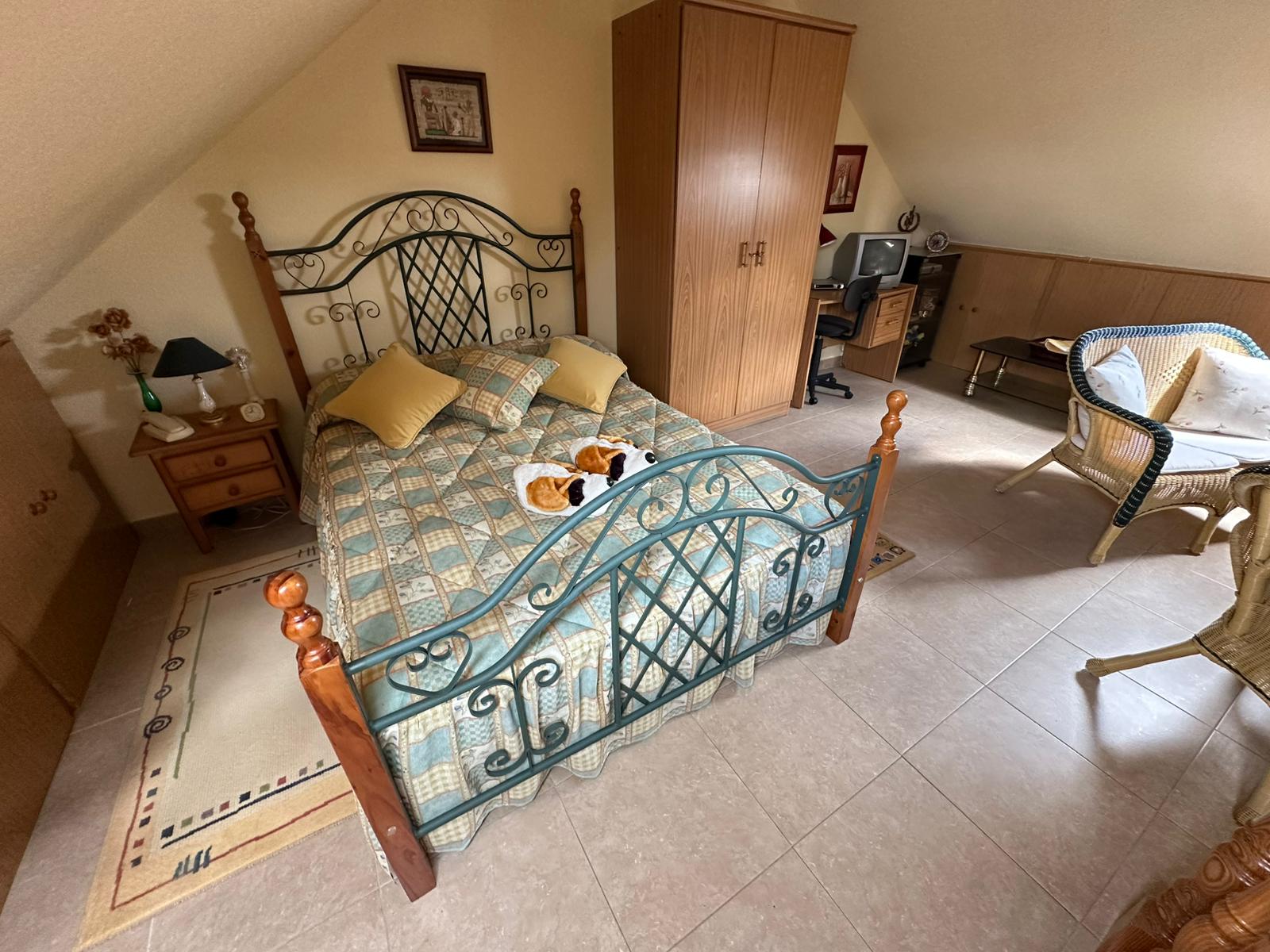 CHALET ADOSADO EN VENTA EN PARLA – ZONA LAS AMÉRICAS — Casalia Inmobiliaria, Parla (foto 39 de 47)