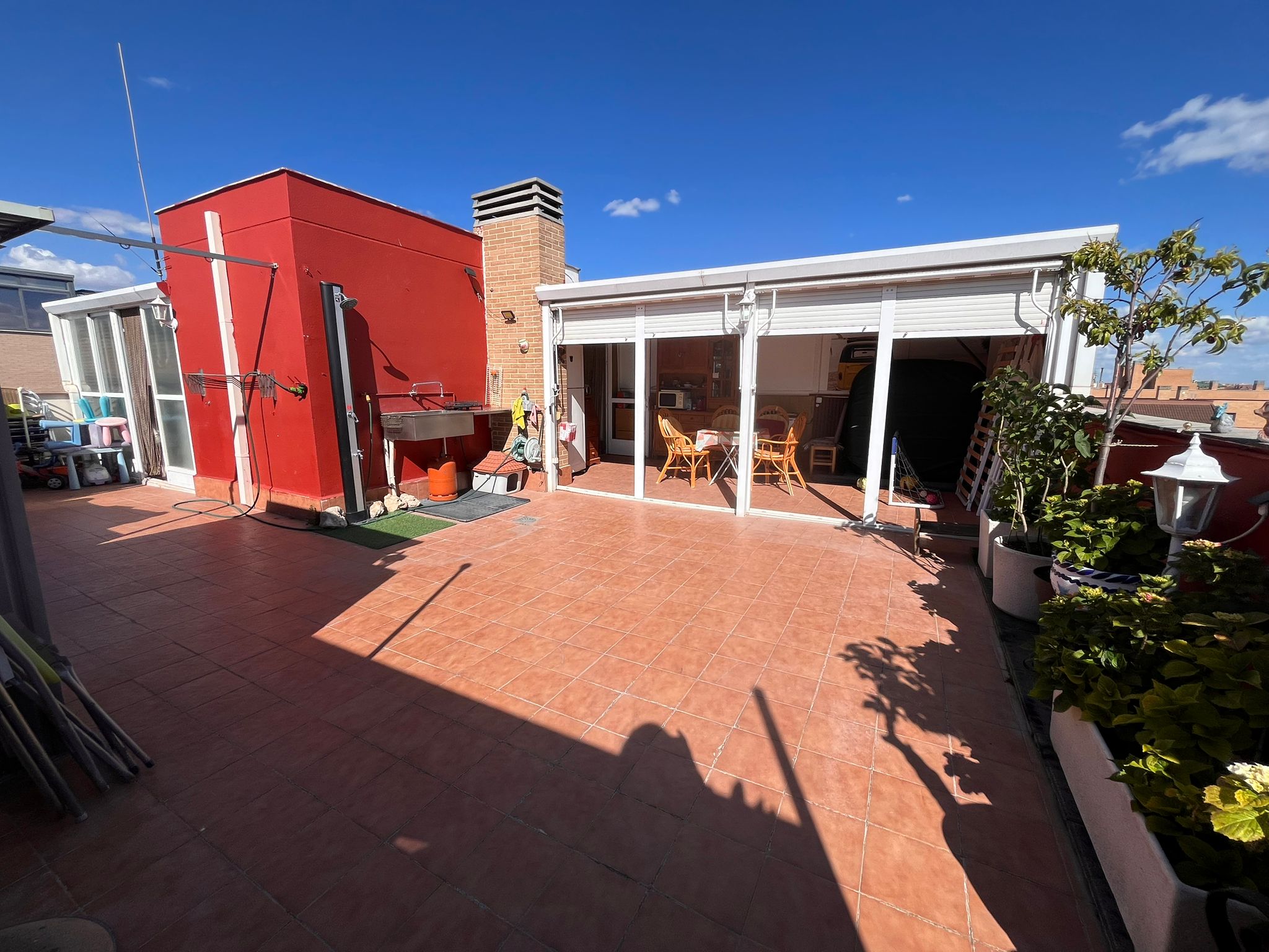 ÁTICO DÚPLEX SEMINUEVO EN URBANIZACIÓN PRIVADA EN VENTA EN PARLA – ZONA EL NIDO — Casalia Inmobiliaria, Parla (foto 5 de 38)