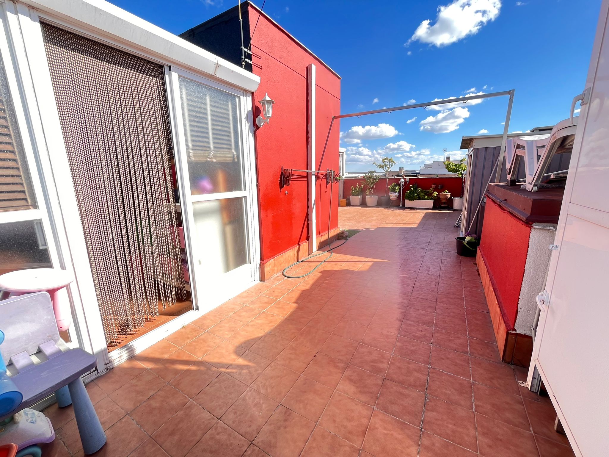 ÁTICO DÚPLEX SEMINUEVO EN URBANIZACIÓN PRIVADA EN VENTA EN PARLA – ZONA EL NIDO — Casalia Inmobiliaria, Parla (foto 7 de 38)