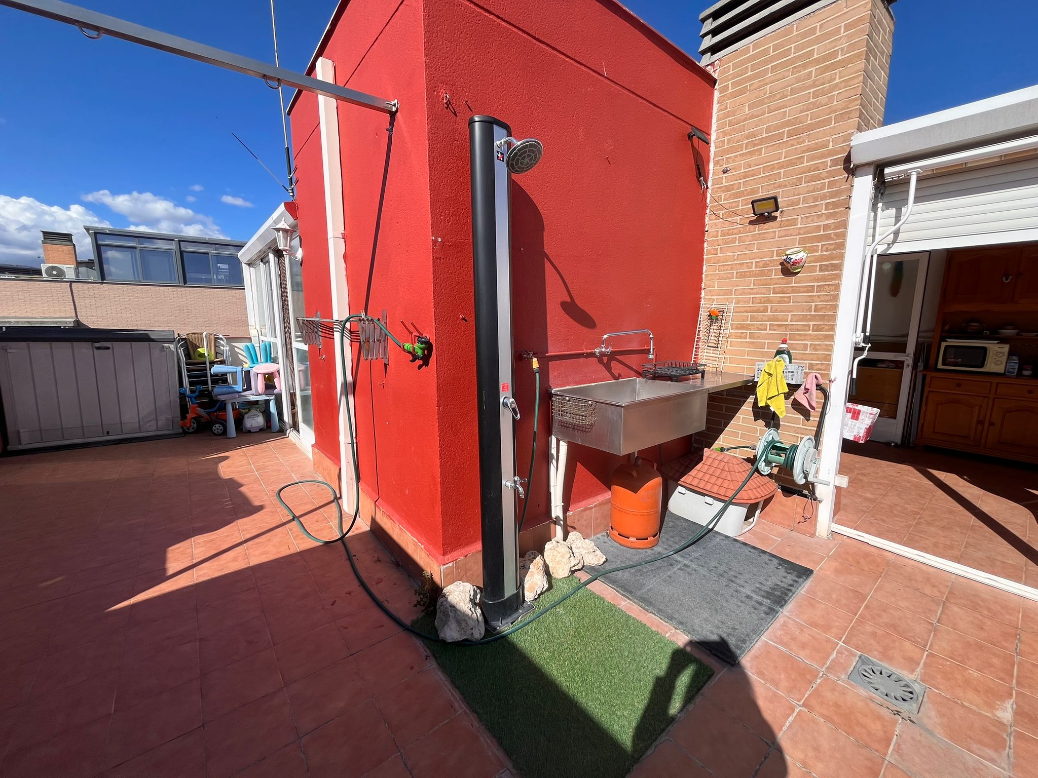 ÁTICO DÚPLEX SEMINUEVO EN URBANIZACIÓN PRIVADA EN VENTA EN PARLA – ZONA EL NIDO — Casalia Inmobiliaria, Parla (foto 9 de 38)