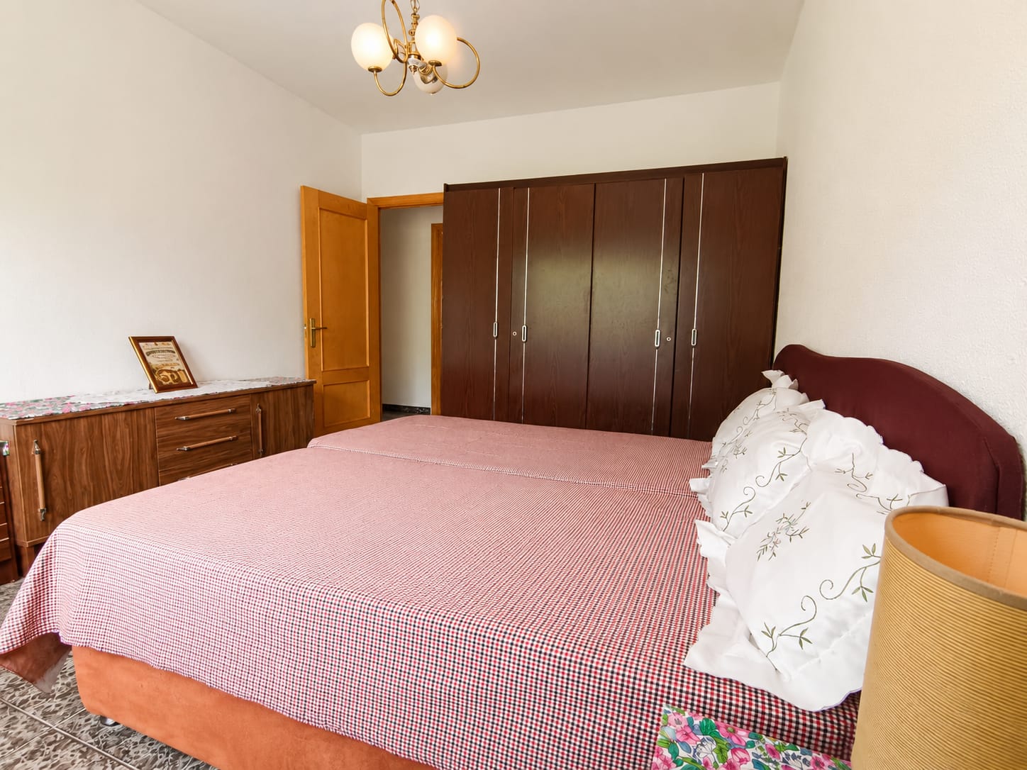 CHALET INDEPENDIENTE CON MÁS DE 1.000 M2 DE PARCELA EN VENTA EN PALOMEQUE-TOLEDO — Casalia Inmobiliaria, Parla (foto 31 de 40)