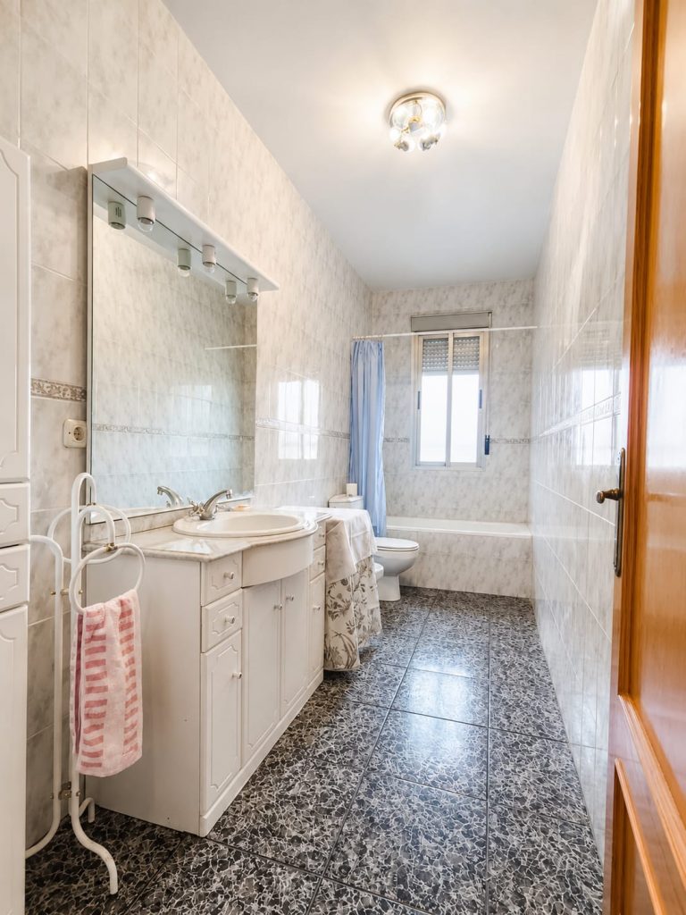 CHALET INDEPENDIENTE CON MÁS DE 1.000 M2 DE PARCELA EN VENTA EN PALOMEQUE-TOLEDO — Casalia Inmobiliaria, Parla (foto 40 de 40)