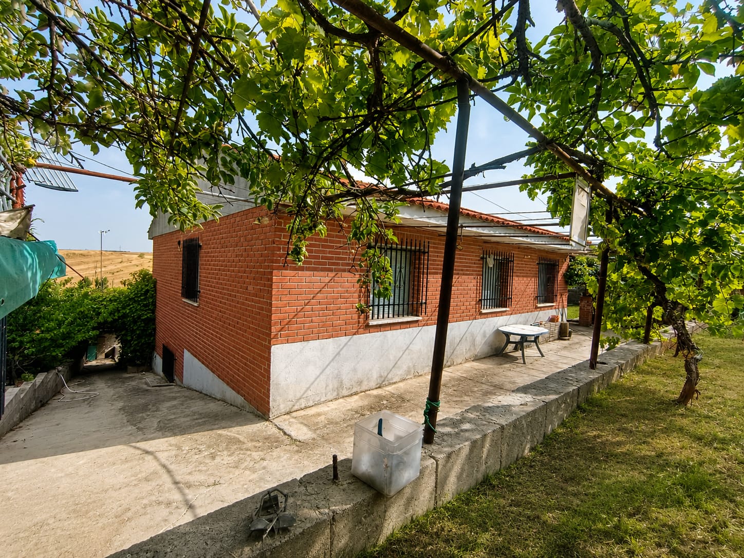 CHALET INDEPENDIENTE CON MÁS DE 1.000 M2 DE PARCELA EN VENTA EN PALOMEQUE-TOLEDO — Casalia Inmobiliaria, Parla (foto 6 de 40)