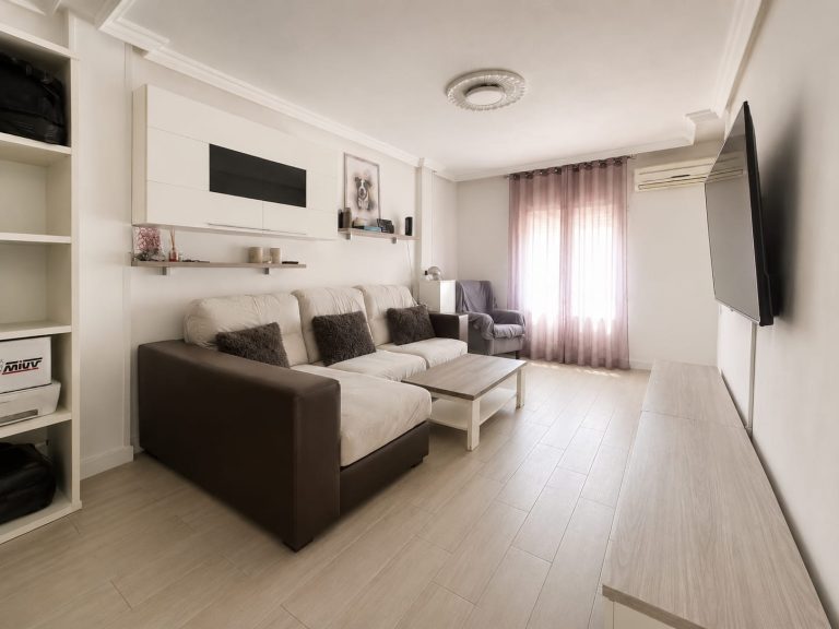 PISO REFORMADO EN VENTA EN PARLA – ZONA REYES — Casalia Inmobiliaria, Parla (foto 1 de 18)