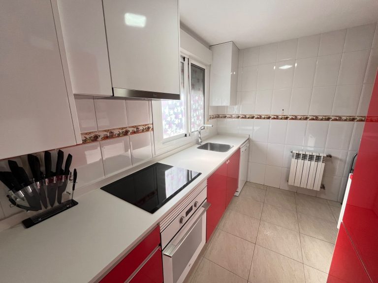 PISO CON PLAZA DE GARAJE EN VENTA EN PARLA – ZONA REYES — Casalia Inmobiliaria, Parla (foto 15 de 42)