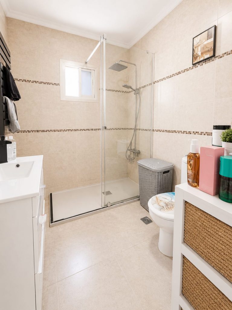 PISO REFORMADO EN VENTA EN PARLA – ZONA REYES — Casalia Inmobiliaria, Parla (foto 16 de 18)