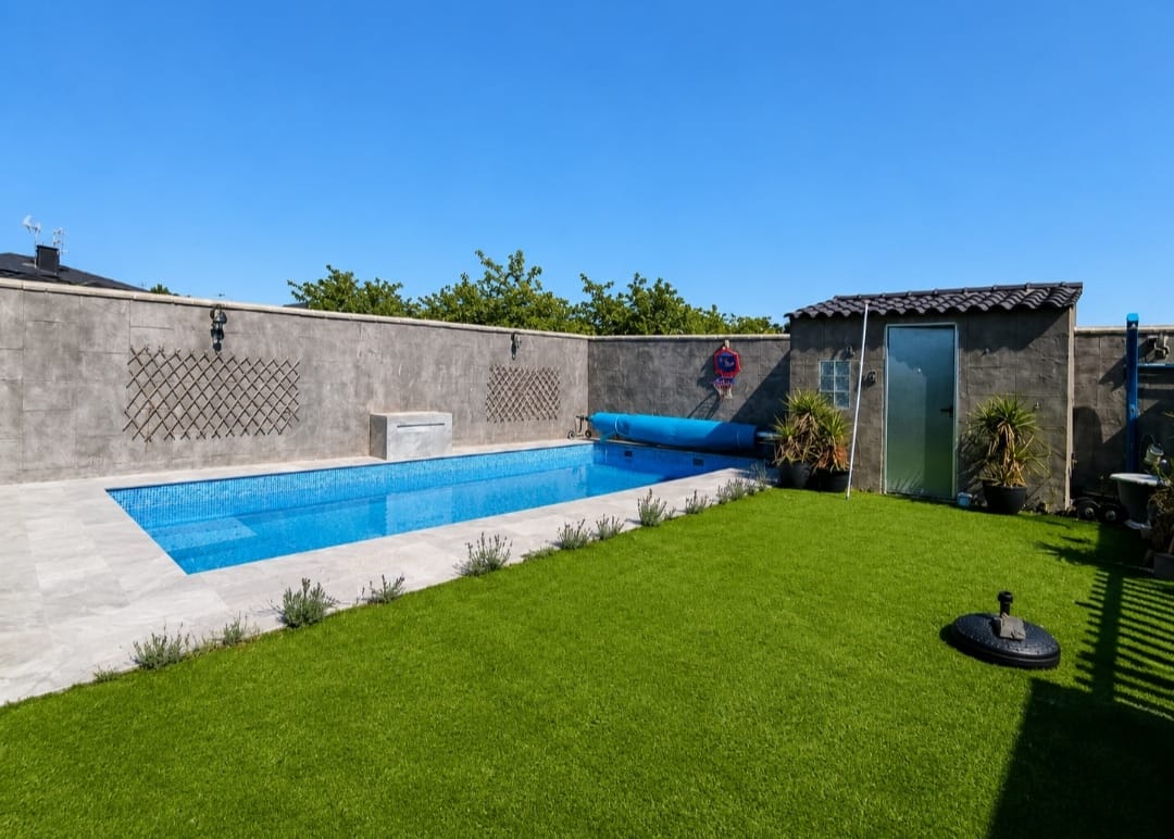 CHALET PAREADO EN VENTA EN ILLESCAS – ZONA EL SEÑORÍO DE ILLESCAS — Casalia Inmobiliaria, Parla (foto 2 de 32)