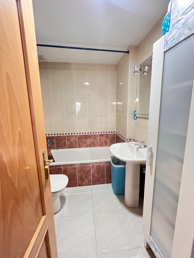 PISO CON PLAZA DE GARAJE EN VENTA EN PARLA – ZONA REYES — Casalia Inmobiliaria, Parla (foto 28 de 42)