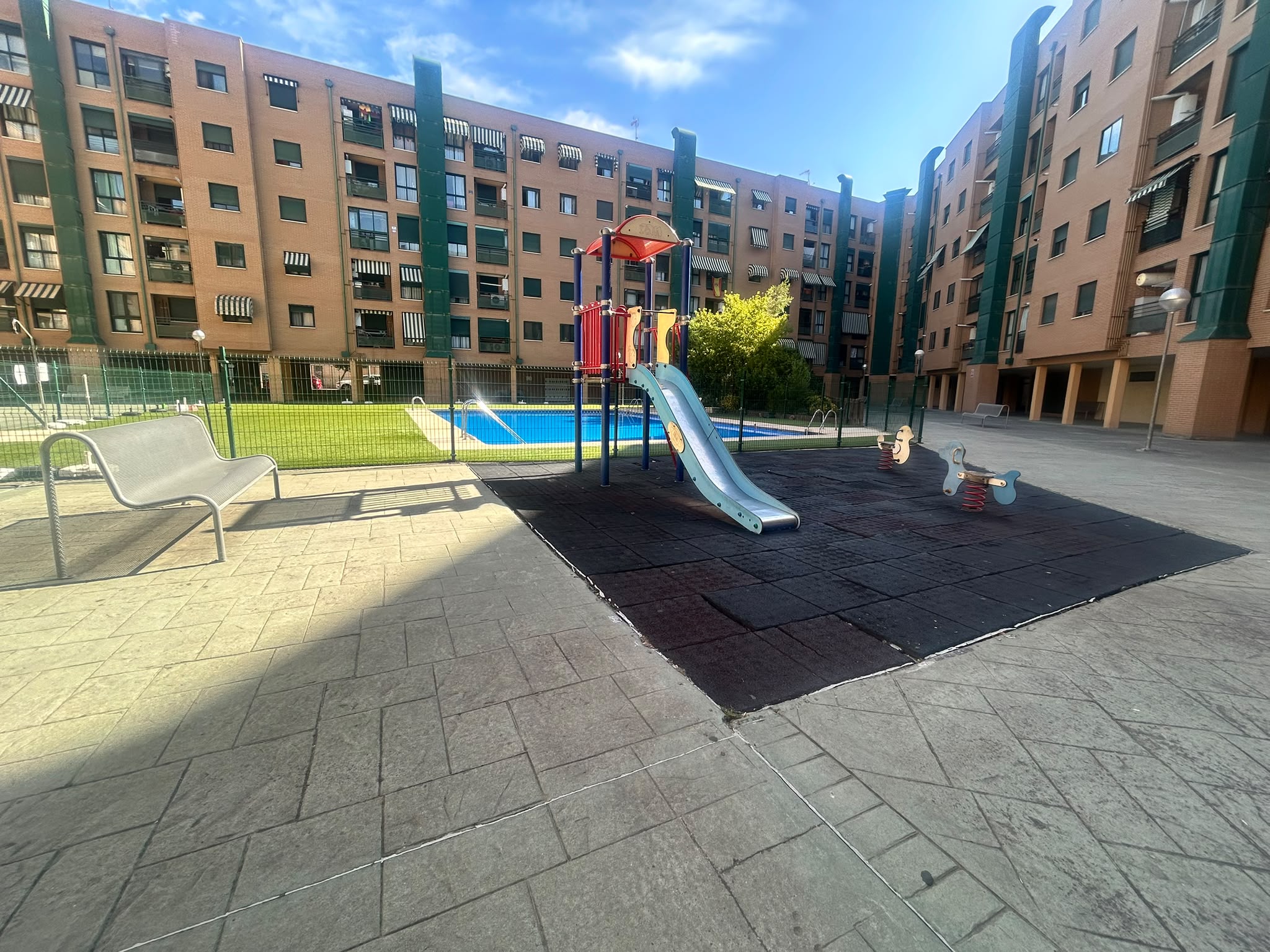 PISO SEMINUEVO EN VENTA EN PARLA – ZONA EL NIDO LAS FUENTES — Casalia Inmobiliaria, Parla (foto 4 de 30)