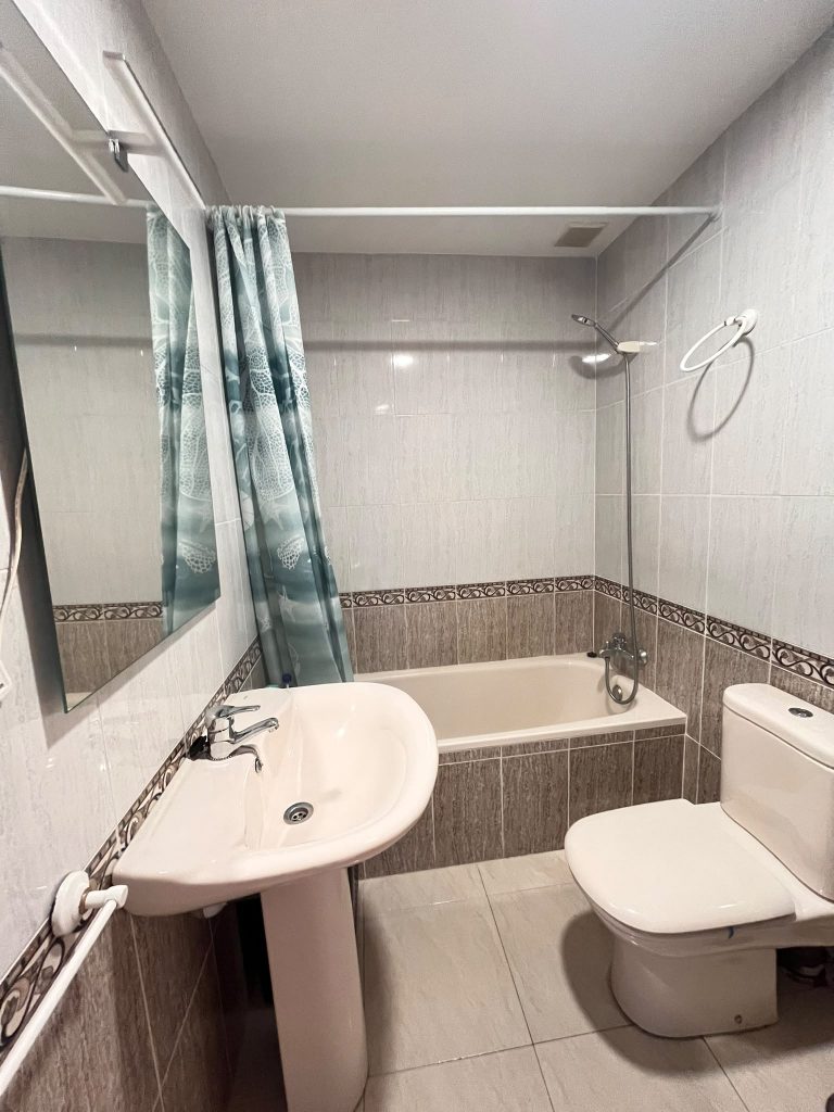 PISO CON PLAZA DE GARAJE EN VENTA EN PARLA – ZONA REYES — Casalia Inmobiliaria, Parla (foto 38 de 42)