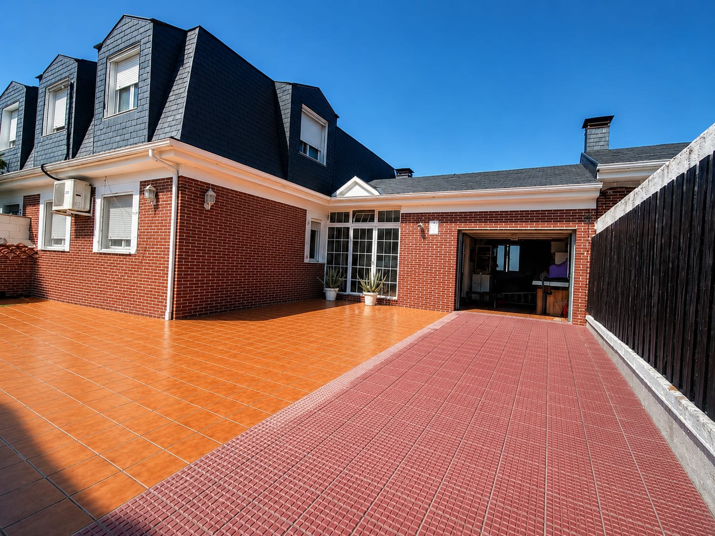 CHALET PAREADO EN VENTA EN ILLESCAS – ZONA EL SEÑORÍO DE ILLESCAS — Casalia Inmobiliaria, Parla (foto 7 de 32)