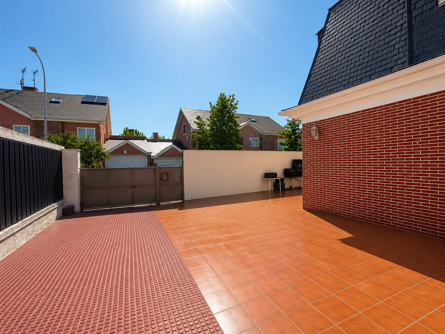 CHALET PAREADO EN VENTA EN ILLESCAS – ZONA EL SEÑORÍO DE ILLESCAS — Casalia Inmobiliaria, Parla (foto 8 de 32)