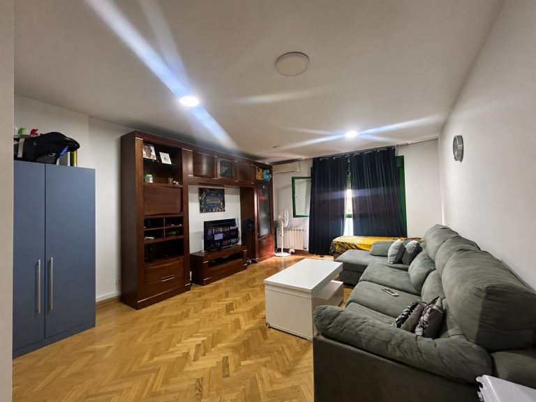PISO SEMINUEVO DE 4 HABITACIONES EN VENTA EL PARLA – ZONA EL NIDO/ LAS FUENTES — Casalia Inmobiliaria, Parla (foto 1 de 20)