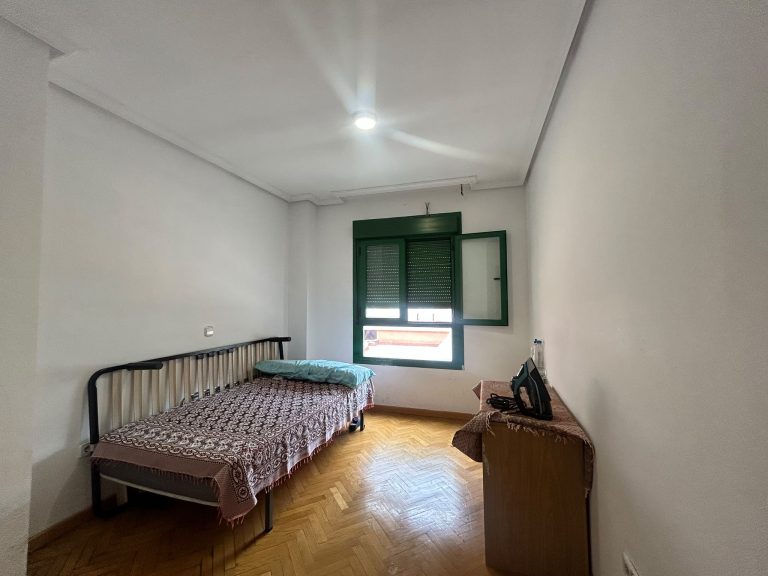 PISO SEMINUEVO DE 4 HABITACIONES EN VENTA EL PARLA – ZONA EL NIDO/ LAS FUENTES — Casalia Inmobiliaria, Parla (foto 15 de 20)