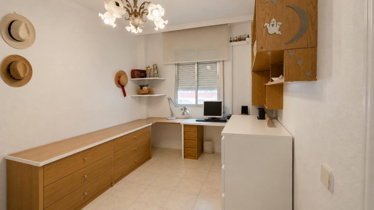 PISO DE 4 HABITACIONES EN VENTA EN PARLA – ZONA REYES CATÓLICOS — Casalia Inmobiliaria, Parla (foto 18 de 27)