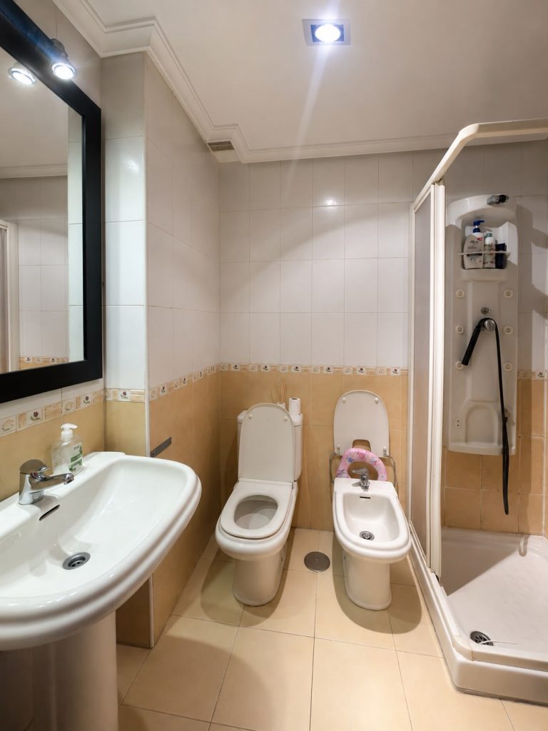 PISO SEMINUEVO DE 4 HABITACIONES EN VENTA EL PARLA – ZONA EL NIDO/ LAS FUENTES — Casalia Inmobiliaria, Parla (foto 19 de 20)