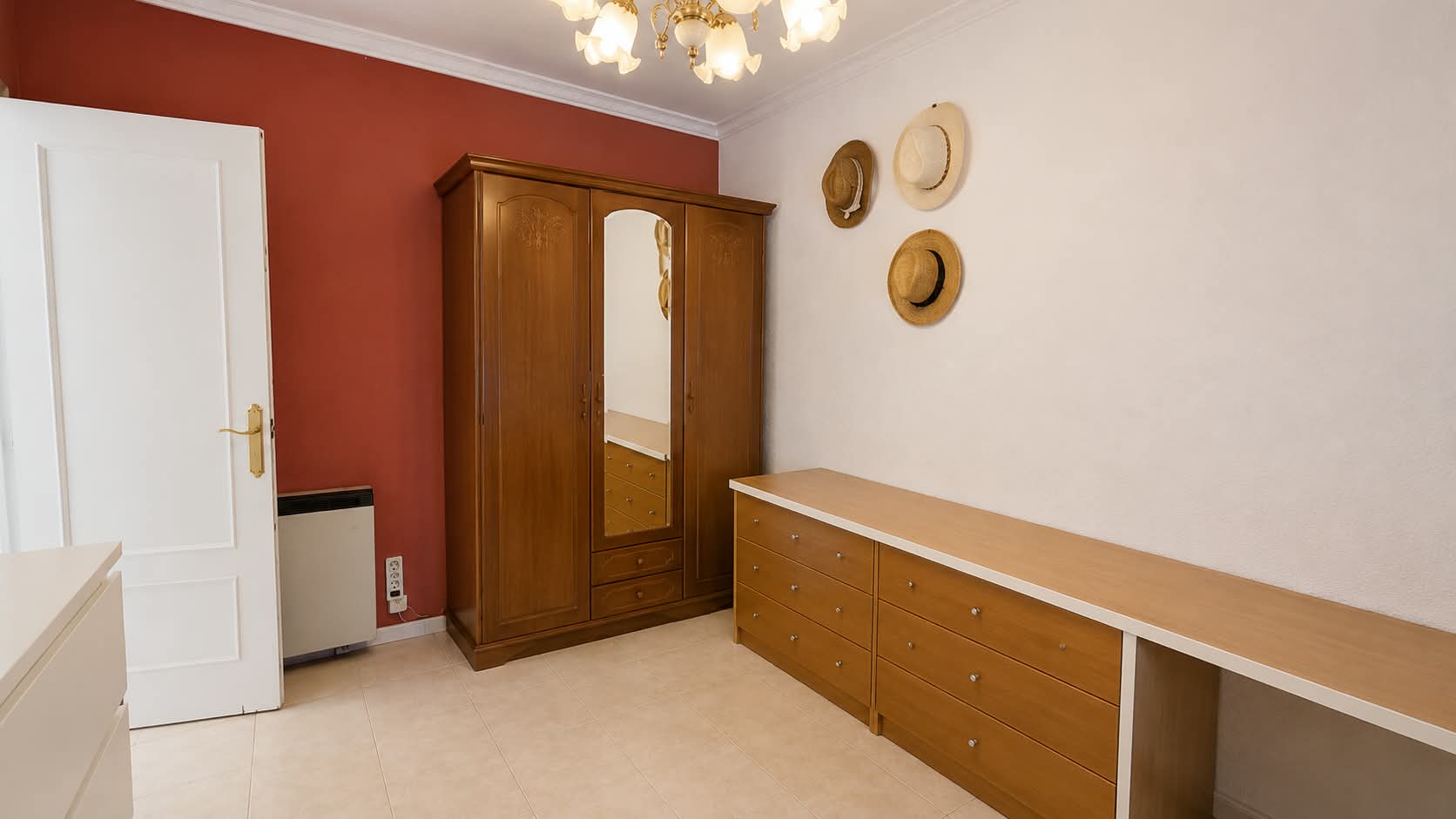 PISO DE 4 HABITACIONES EN VENTA EN PARLA – ZONA REYES CATÓLICOS — Casalia Inmobiliaria, Parla (foto 19 de 27)