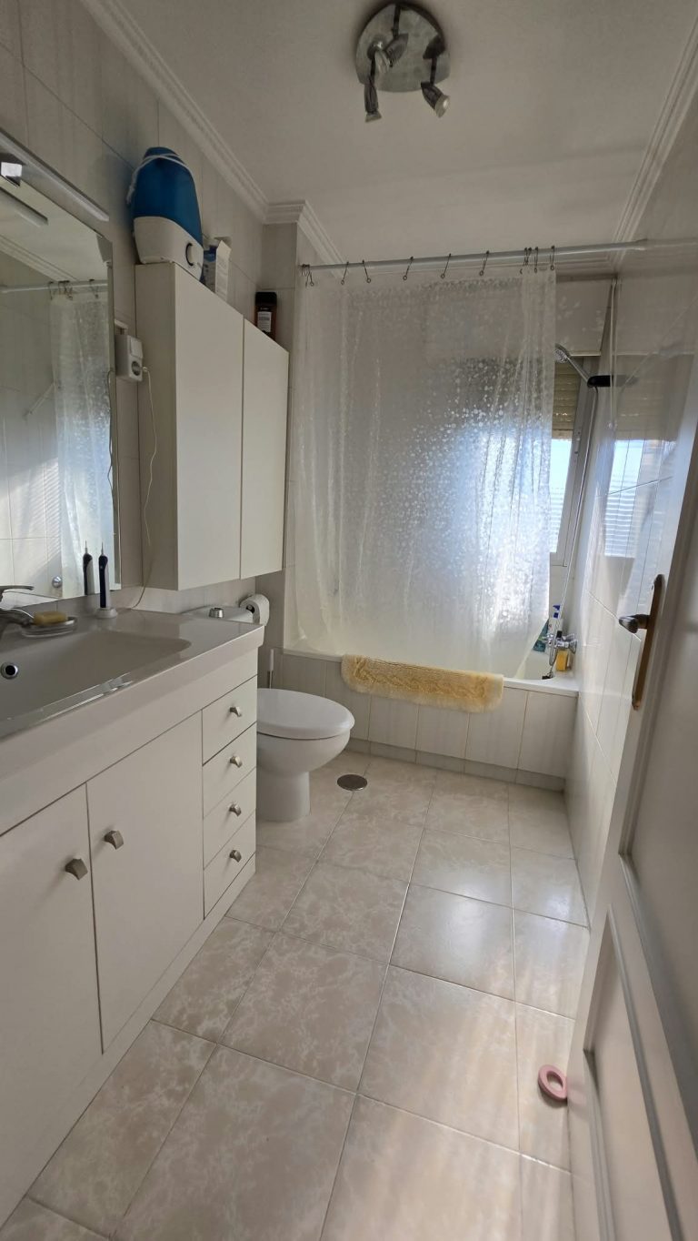 PISO DE 4 HABITACIONES EN VENTA EN PARLA – ZONA REYES CATÓLICOS — Casalia Inmobiliaria, Parla (foto 25 de 27)
