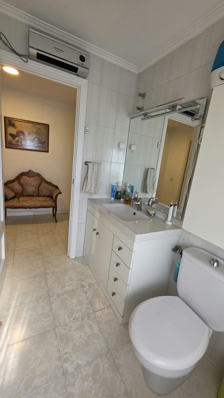 PISO DE 4 HABITACIONES EN VENTA EN PARLA – ZONA REYES CATÓLICOS — Casalia Inmobiliaria, Parla (foto 26 de 27)
