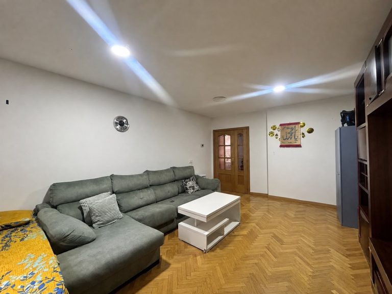 PISO SEMINUEVO DE 4 HABITACIONES EN VENTA EL PARLA – ZONA EL NIDO/ LAS FUENTES — Casalia Inmobiliaria, Parla (foto 2 de 20)