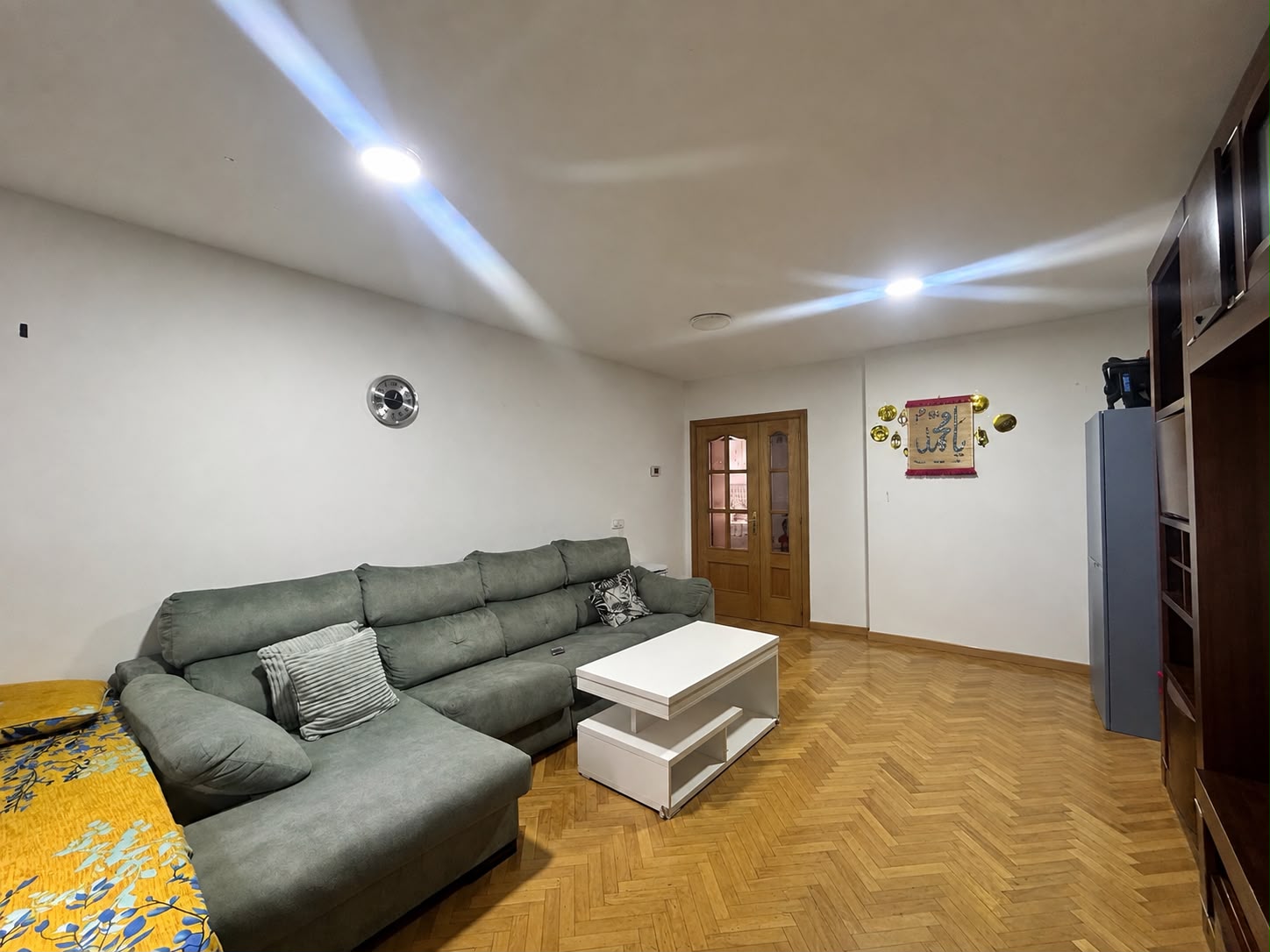 PISO SEMINUEVO DE 4 HABITACIONES EN VENTA EL PARLA – ZONA EL NIDO/ LAS FUENTES — Casalia Inmobiliaria, Parla (foto 2 de 20)