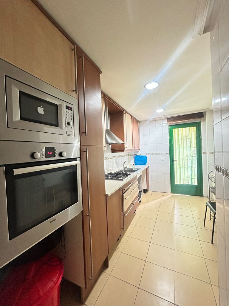 PISO SEMINUEVO DE 4 HABITACIONES EN VENTA EL PARLA – ZONA EL NIDO/ LAS FUENTES — Casalia Inmobiliaria, Parla (foto 3 de 20)