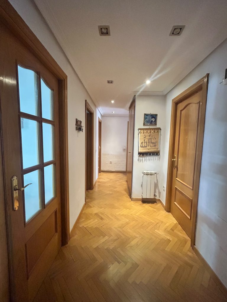 PISO SEMINUEVO DE 4 HABITACIONES EN VENTA EL PARLA – ZONA EL NIDO/ LAS FUENTES — Casalia Inmobiliaria, Parla (foto 7 de 20)