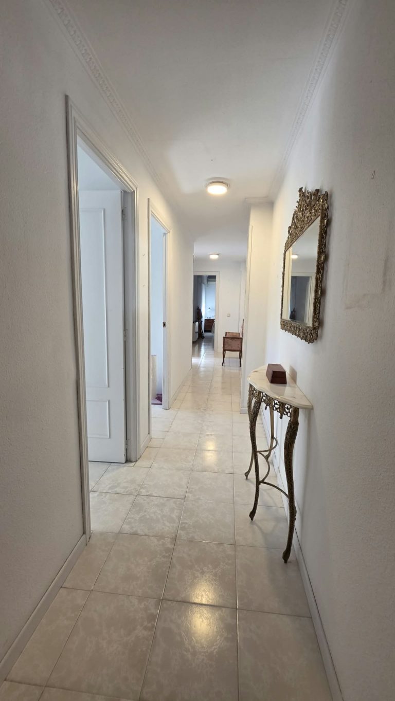 PISO DE 4 HABITACIONES EN VENTA EN PARLA – ZONA REYES CATÓLICOS — Casalia Inmobiliaria, Parla (foto 11 de 27)