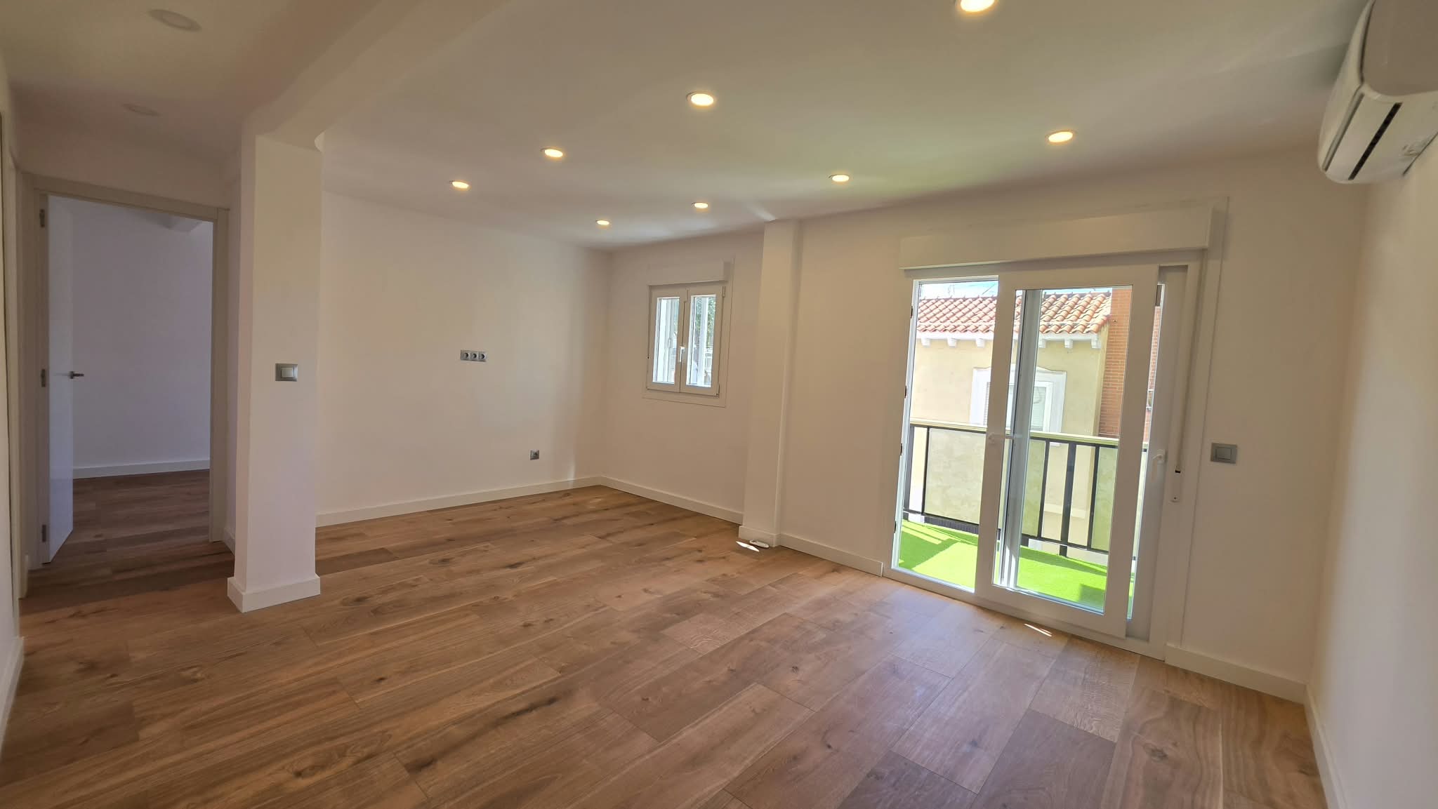 PISO COMPLETAMENTE REFORMADO EN VENTA EN PARLA – ZONA PINTORES — Casalia Inmobiliaria, Parla (foto 1 de 16)