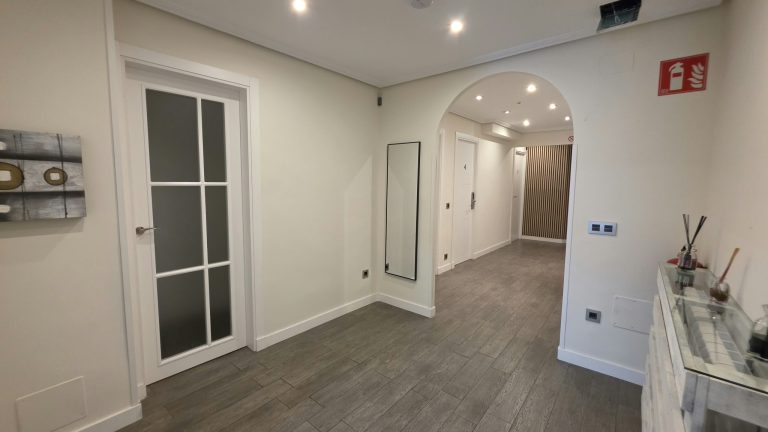 CASA INDEPENDIENTE CON 5 HABITACIONES ADAPTADA PARA ALQUILER DE HABITACIONES EN PARLA – ZONA CENTRO — Casalia Inmobiliaria, Parla (foto 16 de 47)