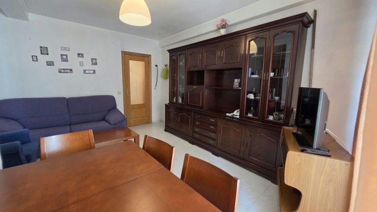 PISO EN 1ª PLANTA CON ASCENSOR EN VENTA EN PARLA – ZONA REYES CATÓLICOS — Casalia Inmobiliaria, Parla (foto 2 de 25)