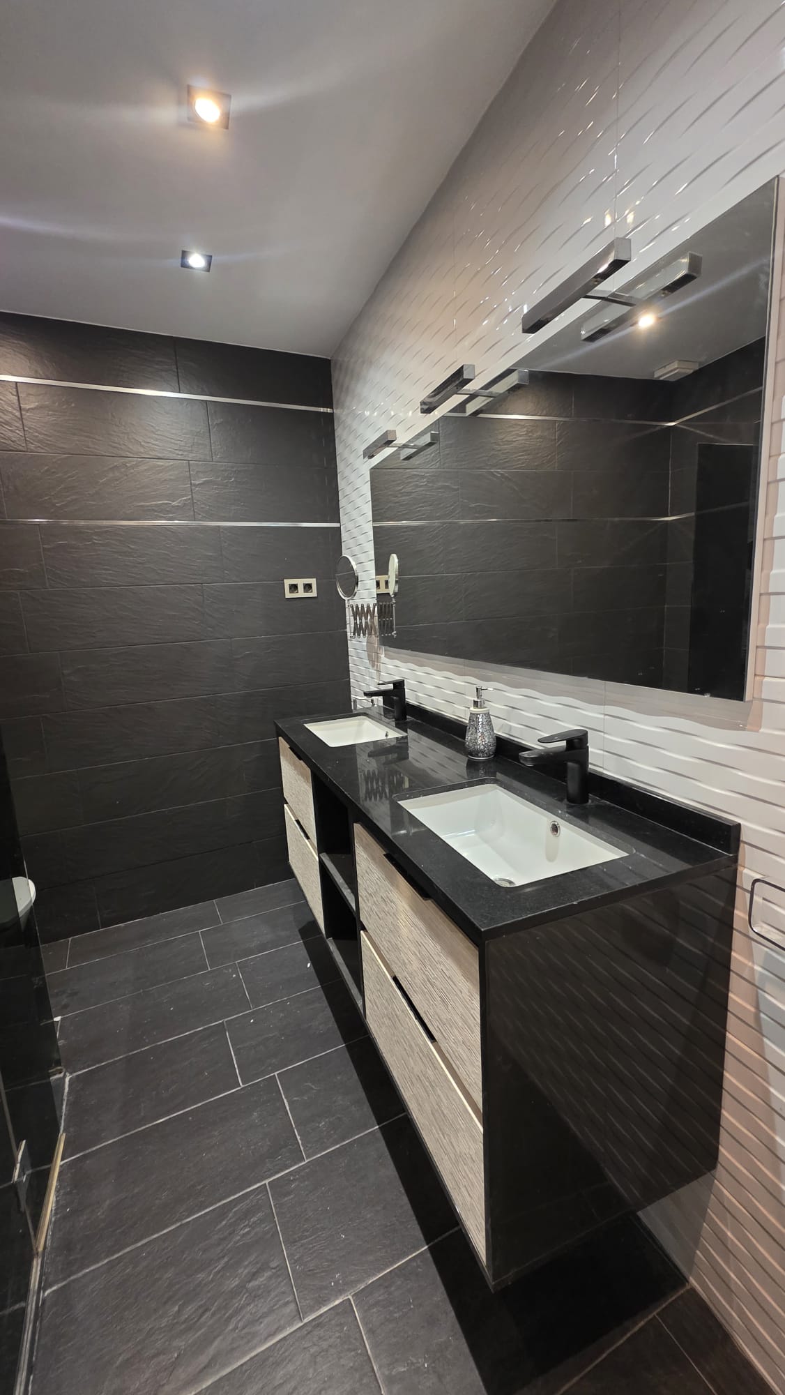 CASA INDEPENDIENTE CON 5 HABITACIONES ADAPTADA PARA ALQUILER DE HABITACIONES EN PARLA – ZONA CENTRO — Casalia Inmobiliaria, Parla (foto 31 de 47)